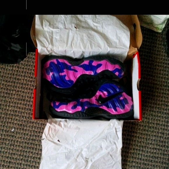 Nike hyper violet foamposite sneaker - Picture 1 of 1